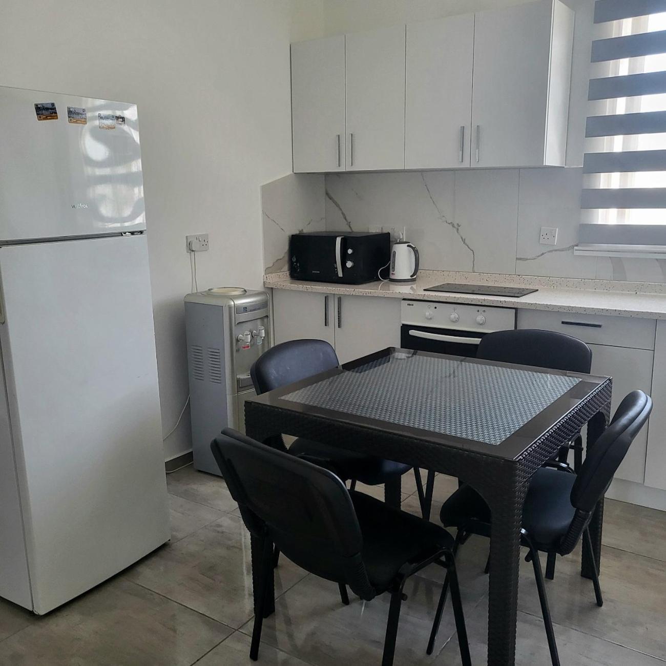 Rix Sunny Apartment