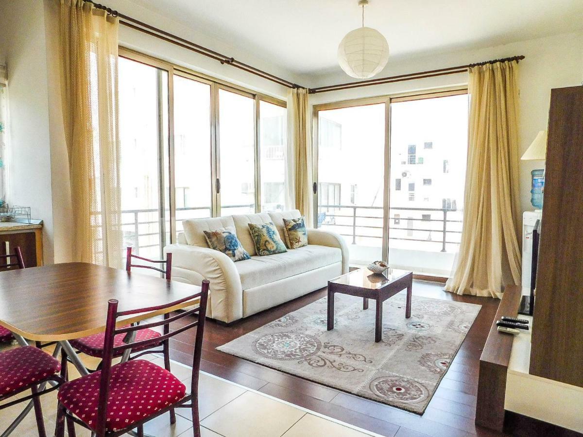 Rix Sunny Apartment